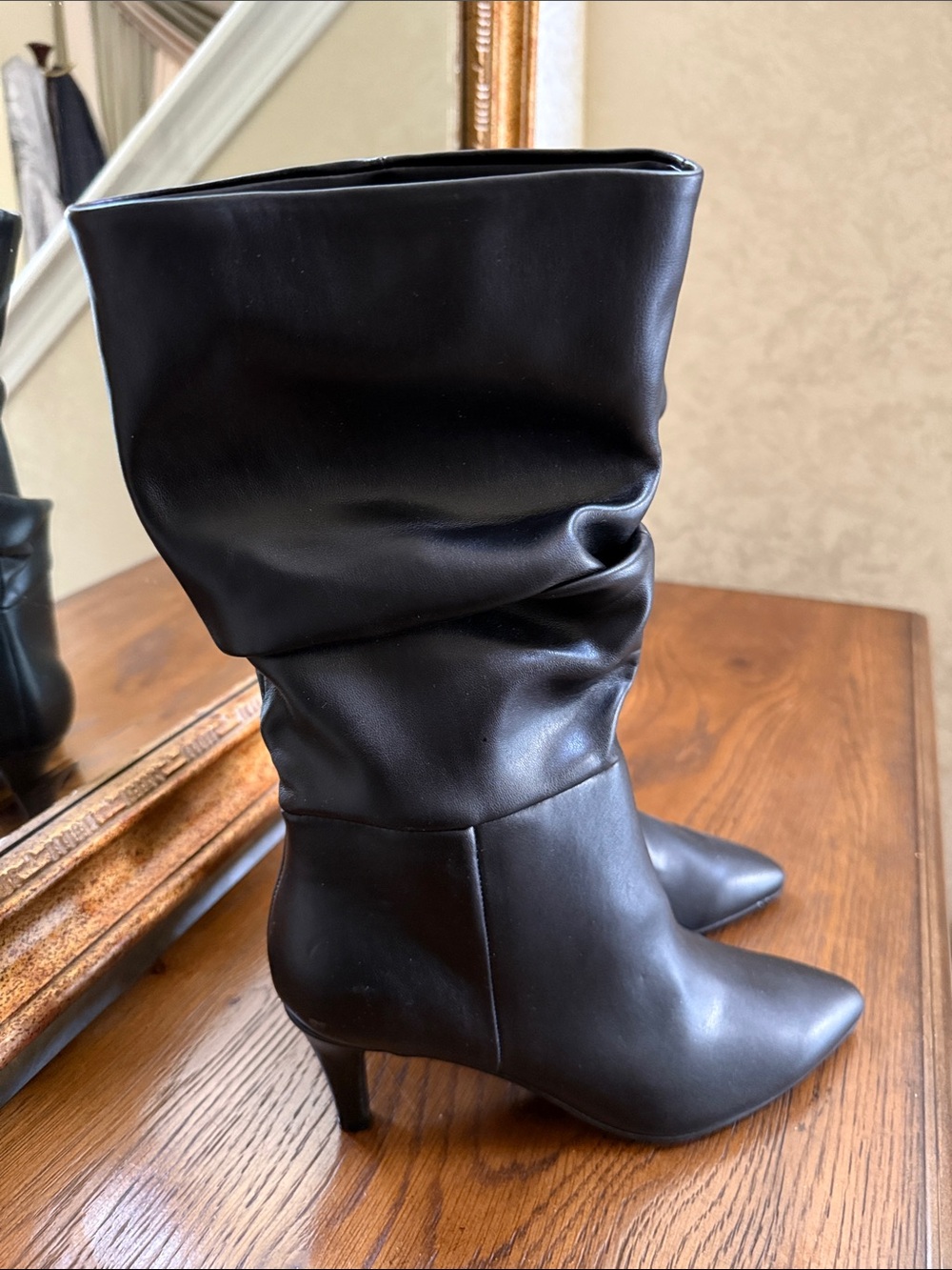 Nine West Black Slouchy Pointed-Toe Mid-Heel Boots. Size 6.